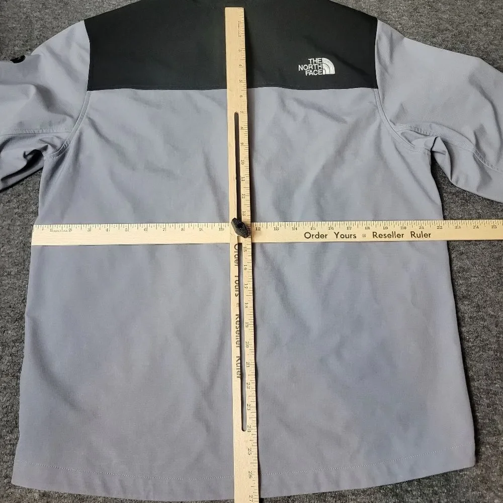 The North Face Castle Rock Soft Shell Mens Jacket Size L GreyEmbroidered Devo